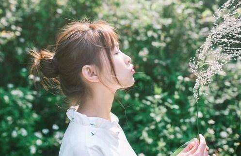 新春佳节送春联 墨香祝福暖人心